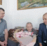 Труженицу тыла поздравили с наступающим праздником - Кувандыкский городской округ