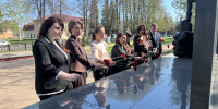 Судьи Донского городского суда и мировые судьи Донского судебного района возложили цветы к Братской могиле воинов – дончан, погибших  в Великой Отечественной войне - Городской суд г. Донской