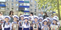 Парад Победы в детском саду «Светлячок» в Заинске: воспитание патриотизма у дошкольников - Заинск-информ