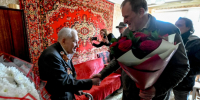 Александр Дрозденко поздравил ветерана из Киришей с наступающим 9 мая - ЛенТВ24