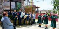 В Сочи в преддверии Дня Победы проходит патриотическая акция «Парад у дома ветерана» - Администрация г. Сочи