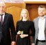 Глава района Александр Головков вручил ключи от служебной квартиры молодому специалисту. - Бутурлиновский район