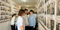 Раздольненская центральная районная библиотека им. А.И. Домбровского провела традиционную акцию «Бессмертный полк» - Раздольненский район