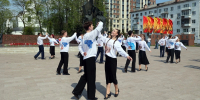 Более 40 волонтеров станцевали «Вальс Победы» на четырех площадках Владимира - Progorod33.Ru