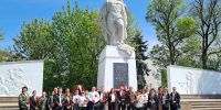 Память в сердце каждого: сотрудники Южного управления Росприроднадзора возложили цветы к мемориалу в Краснодаре - Росприроднадзор