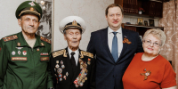 Павел Пашинин поздравил ветерана Павла Алексеевича Яичницына с Днем Победы - Городская Дума