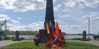 Коллектив Бологовского городского суда Тверской области почтил память героев Великой Отечественной войны возложением цветов к Вечному огню. - Бологовский городской суд
