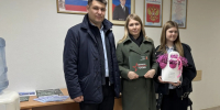 Николай Ремезков вручил книгу "Марафон героев" потомкам Волоконцева Семена Матвеевича - Справедливая Россия