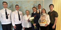 Тюменские следователи поздравили ветерана Великой Отечественной войны  с приближающимся праздником – Днем Победы - Управление следственного комитета