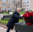 Шандалович возлагает цветы - Петрозаводск говорит