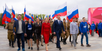 Участники СВО и общественные деятели присоединились к патриотической акции «Живая цепь памяти» у Северного речного вокзала, фото - Мой район
