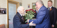 Руководители Тулы поздравили Василия Мирошниченко с Днем Победы - Молодой коммунар