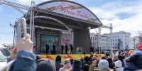 В Магадане на Соборной площади стартовал торжественный митинг, посвящённый 81-й годовщине Победы в Великой Отечественной войне - Kolyma.Ru