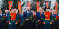 В День Победы Вячеслав Федорищев возложил цветы к горельефу «Скорбящей Матери-Родине» в память о тех, кто ценой своей жизни отстоял свободу и мир - ТК ТОЛЬЯТТИ 24