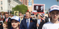 45 тысяч барнаульцев прошли в рядах «Бессмертного полка» в День Победы Фото №2 - Алтайская правда