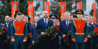 В День Победы Вячеслав Федорищев возложил цветы к горельефу «Скорбящей Матери-Родине» - ProGorodSamara.Ru