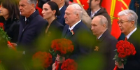 Путин и лидеры зарубежных стран возложили цветы к Могиле Неизвестного Солдата - M24.Ru