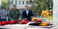 Торжественные возложения цветов к памятным мемориалам прошли в преддверии Дня Победы - Городская Дума