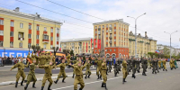 В Красноярске прошло торжественное шествие в честь 81-й годовщины Победы - Газета Красноярский рабочий