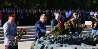 В Челябинске почтили память героев Великой Отечественной у Вечного огня - Вечерний Челябинск