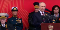 Первая женщина — Герой России Болилая сидела рядом с Путиным на параде Победы - Вечерняя Москва