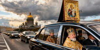 Варсонофий и Беглов провели молитвенный объезд Петербурга с иконой - Peterburg2.Ru