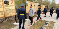 Начальник ГУФСИН России по Пермскому краю Леонид Мустайкин посетил воинские захоронения в Соликамске - УФСИН по Пермскому краю