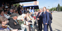 В рамках праздничных мероприятий Губернатор Алтайского края Виктор Томенко пообщался с ветеранами Великой Отечественной войны и специальной военной операции - Администрация Алтайского края