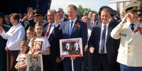 В День Победы в Барнауле прошел торжественный парад и шествие «Бессмертного полка» Фото №1 - Алтайская правда
