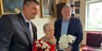 Росгвардейцы поздравили с Днем Победы 102-летнюю участницу войны - Pln-Pskov.Ru