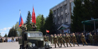 В Нурлате прошел Парад Победы: подвигу героев и память, и слава - Нурлат-⁠информ