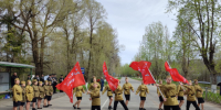 Жители Сланцев почтили память героев у мемориала «Скорбящий воин» - 47Channel.Ru