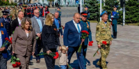 В Невинномысске возложили цветы к обелиску «Вечная Слава» - Администрация г. Невинномысска