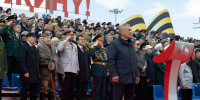 На площади Тысячелетия состоялось торжественное прохождение войск Казанского гарнизона и парад трудовых коллективов - Администрация г. Казань
