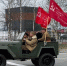 По Сургуту 9 Мая проехала колонна ретроавтомобилей со Знаменем Победы - ИД Новости Югры