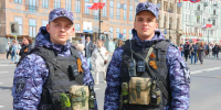 В Росгвардии рассказали, кто обеспечивал безопасность более 100 тысяч участников «Бессмертного полка» - Spbdnevnik.ru