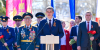 В День Победы депутаты Городского Собрания Александр Жигалко, Елена Дорогинина и Сергей Шевелев приняли участие в торжественном возложении цветов к памятнику воинам-землякам, погибшим в годы Великой Отечественной войны - Городское Собрание