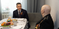 Михаил Ведерников в День Победы навестил псковских ветеранов и поздравил их с праздником - Губернатор Псковской области