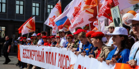 Более 1500 студотрядовцев сопроводили «Бессмертный полк» в Омске - 12 канал