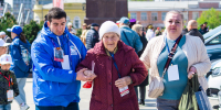Герои в синих ветровках. Кто такие волонтеры Победы и чем они занимаются - ИА Тульская пресса.Ru