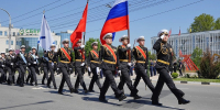В Новороссийске прошел военный парад в честь 81-й годовщины Победы: легендарный Т-34 открыл шествие - GazetaNovoros.Ru