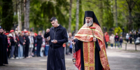 Братия Псково-Печерского монастыря вознесла молитвы о павших у «Скорбящей матери» - Pln-Pskov.Ru