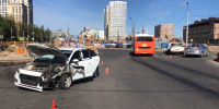 Автомобилист устроил жесткую аварию на улице Родионова и сбежал - фото 1 - vGorodeN.Ru