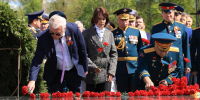 Глеб Никитин в День Победы почтил память павших героев у Вечного огня в Нижегородском кремле - Газета Лукояновская правда