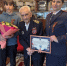 Сотрудник следственного отдела по Кировскому району города Ярославля следственного управления СК России по Ярославской области Анастасия Ушатова вместе со своим сыном Ильей навестили ветерана Великой Отечественной войны Игоря Вольфовича Рыжика - Следственный комитет