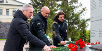 Александр Моор и Артём Жога почтили память тюменских солдат Великой Победы - Губернатор Тюменской области