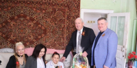 Владимир Елединов, Александр  Захаровым и Эмилия Новикова поздравили ветерана Великой Отечественной войны, Почетного гражданина города Сочи — Александру Васильевну Ануфриеву - Городское Собрание