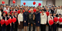 Сотрудники следственного управления вместе с ребятами из образовательного учреждения организовали для ветерана Великой Отечественной войны Сбоева Владимира Васильевича праздничный концерт - Следственный комитет