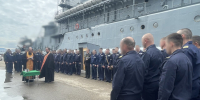 Брянские священнослужители поздравили военных моряков с Днем Великой Победы - Навлинское благочиние