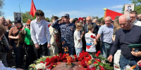 Сотрудники вневедомственной охраны Росгвардии приняли участие в возложении цветов в честь Дня Победы в Воронежской области - Росгвардия